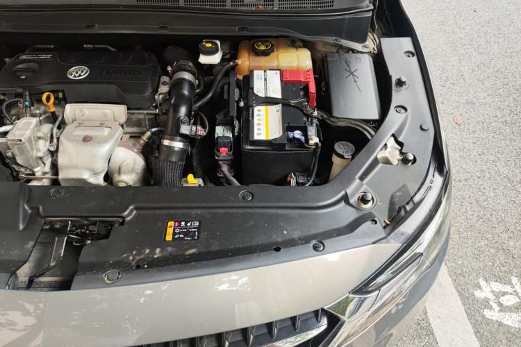 Used Buick GL6 2019 18T 6-Seater Elite Version China VI Standard Engine Bay Left