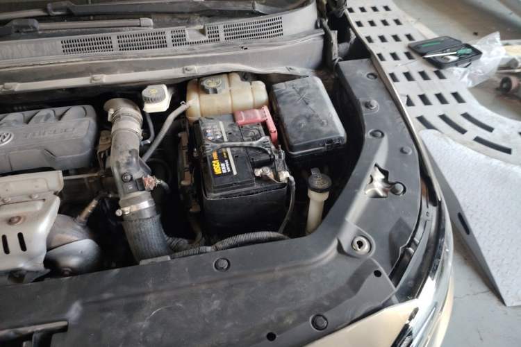 Used Buick GL6 2019 18T 6-Seater Elite Version China VI Standard Engine Bay Left