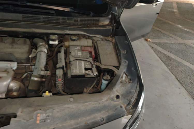 Used Buick GL6 2019 18T 6-Seater Connected Luxury Version China VI Standard Engine Bay Left