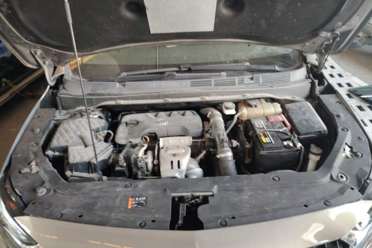 Used Buick GL6 2019 18T 6-Seater Elite Version China VI Standard Engine Bay