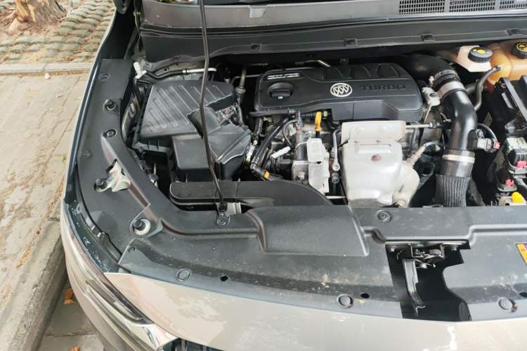Used Buick GL6 2019 18T 6-Seater Elite Version China VI Standard Engine Bay Right