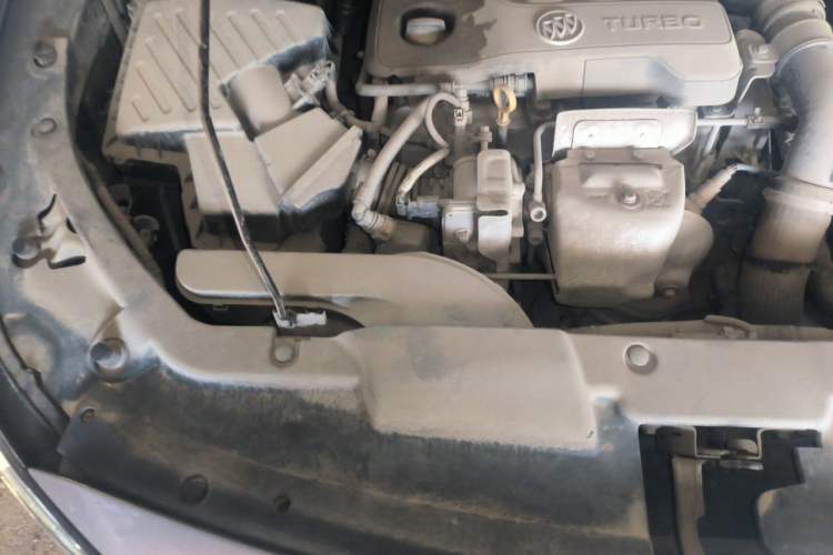 Used Buick GL6 2019 18T 6-Seater Connected Luxury Version China VI Standard Engine Bay Right