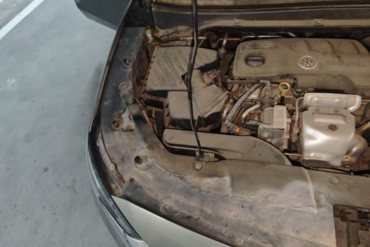Used Buick GL6 2019 18T 6-Seater Connected Luxury Version China VI Standard Engine Bay Right