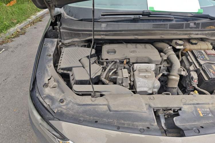 Used Buick GL6 2019 18T 6-Seater Connected Luxury Version China VI Standard Engine Bay Right