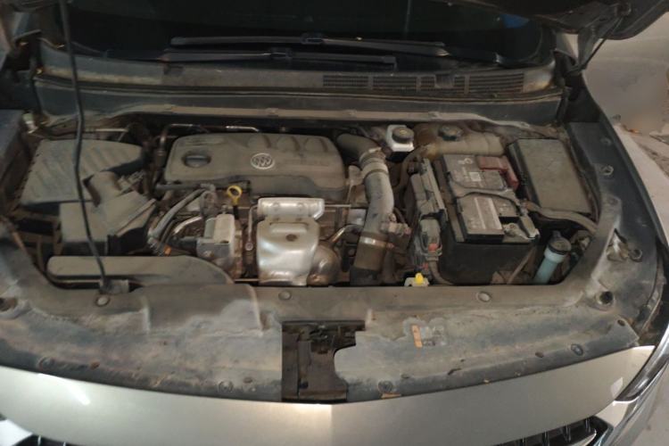 Used Buick GL6 2019 18T 6-Seater Connected Luxury Version China VI Standard Engine Bay