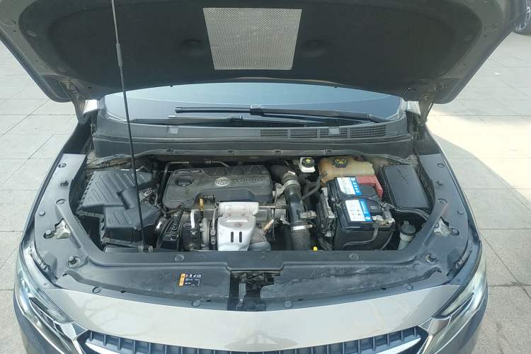 Used Buick GL6 2019 18T 6-Seater Connected Luxury Version China V Standard Engine Bay