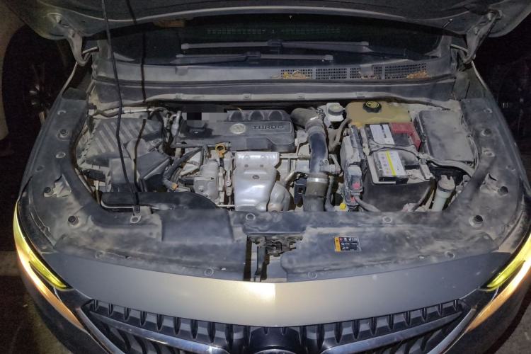 Used Buick GL6 2019 18T 6-Seater Elite Version China VI Standard Engine Bay