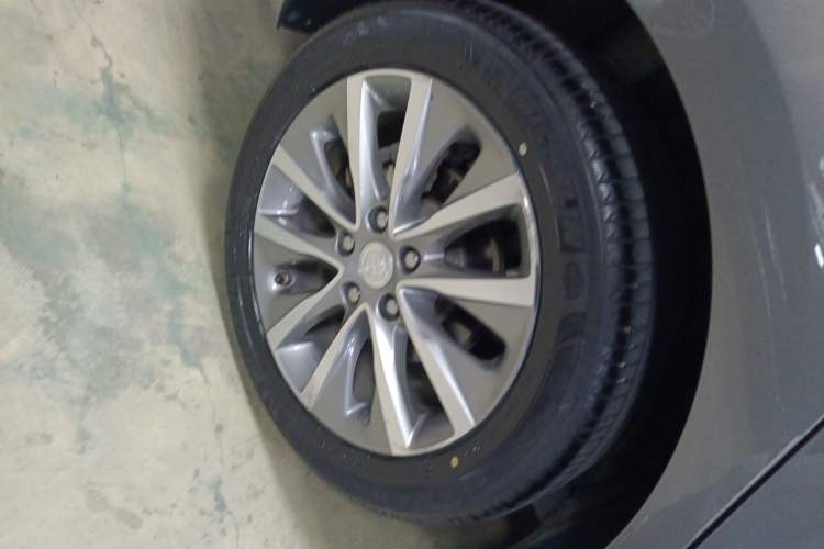 Used Buick GL6 2019 18T 6-Seater Connected Luxury Version China VI Standard Exterior 2
