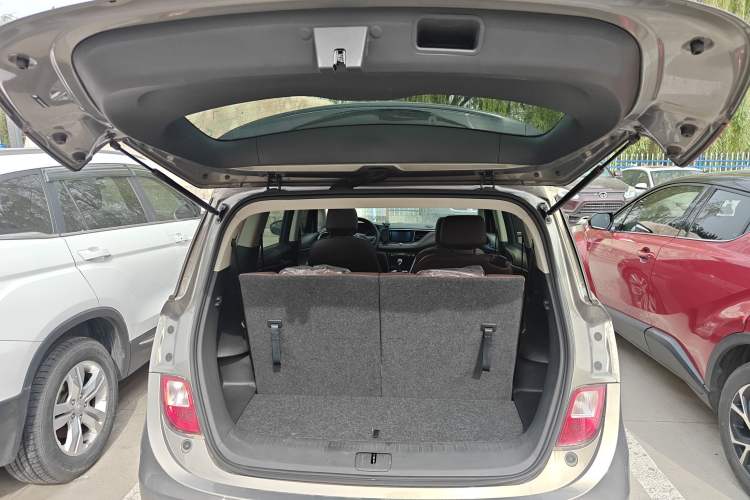 Used Buick GL6 2019 18T 6-Seater Connected Luxury Version China VI Standard Exterior 5