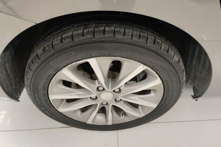 Used Buick GL6 2019 18T 6-Seater Connected Luxury Version China VI Standard Exterior 5