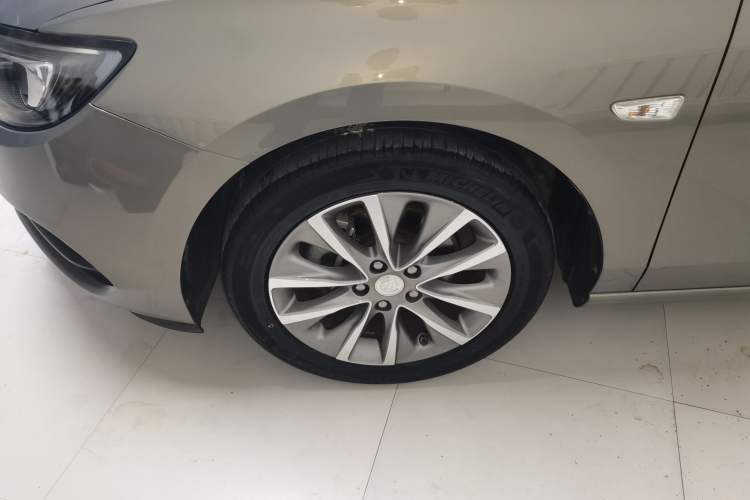 Used Buick GL6 2019 18T 6-Seater Connected Luxury Version China VI Standard Exterior 7