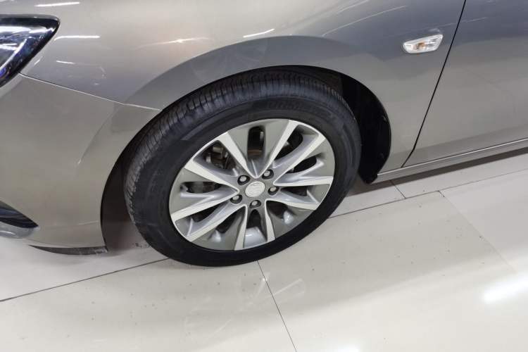 Used Buick GL6 2019 18T 6-Seater Connected Luxury Version China VI Standard Exterior 7