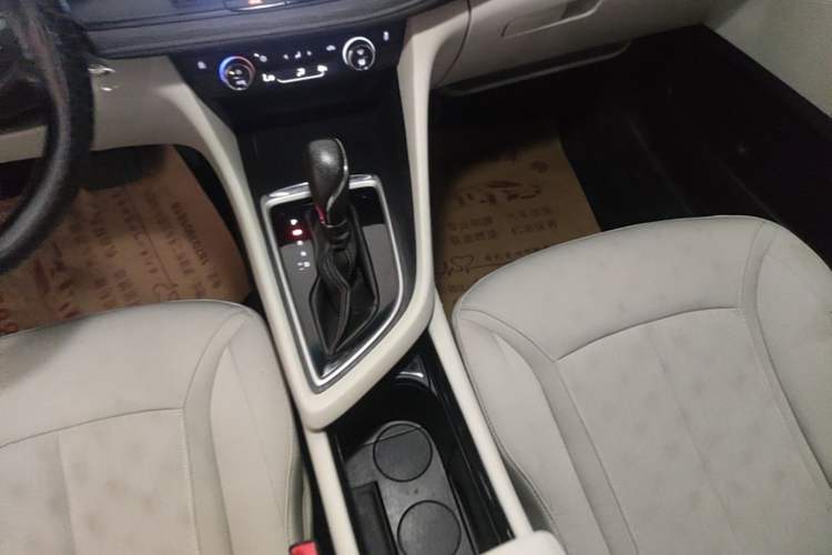 Used Buick GL6 2019 18T 6-Seater Elite Version China VI Standard Gear Lever