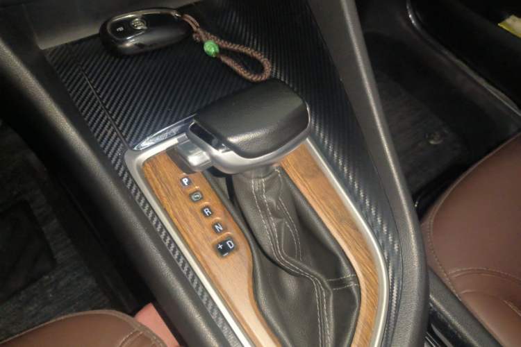Used Buick GL6 2019 18T 6-Seater Connected Luxury Version China VI Standard Gear Lever
