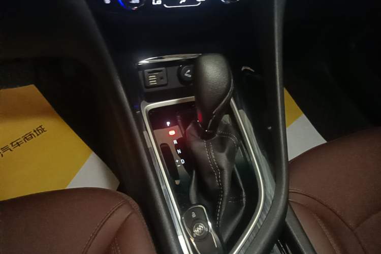 Used Buick GL6 2019 18T 6-Seater Connected Luxury Version China VI Standard Gear Lever
