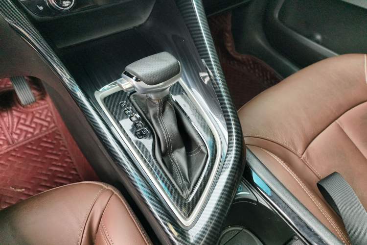 Used Buick GL6 2019 18T 6-Seater Connected Luxury Version China V Standard Gear Lever