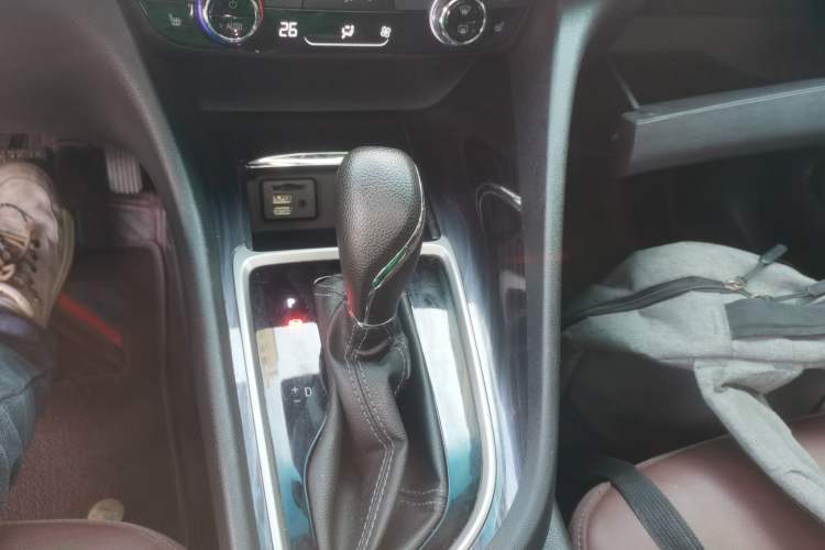 Used Buick GL6 2019 18T 6-Seater Connected Luxury Version China VI Standard Gear Lever