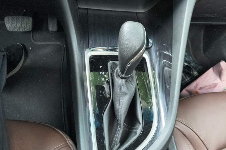 Used Buick GL6 2019 18T 6-Seater Connected Luxury Version China V Standard Gear Lever