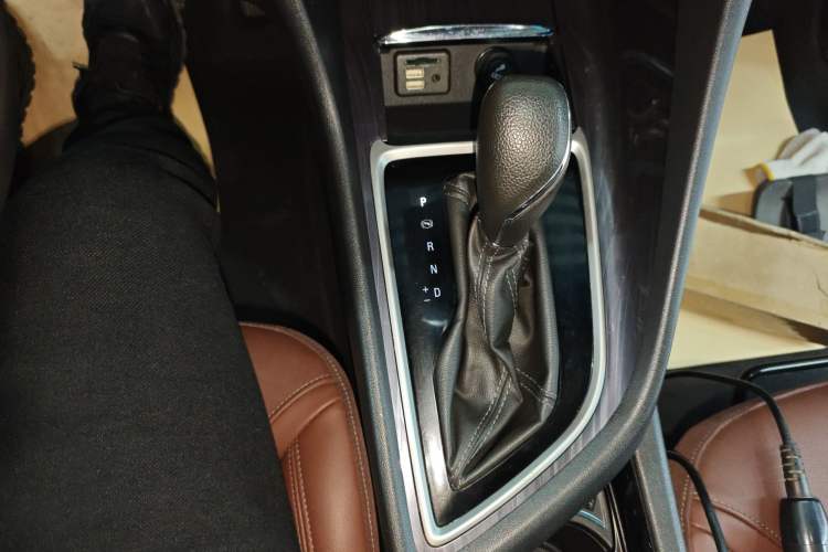 Used Buick GL6 2019 18T 6-Seater Connected Luxury Version China VI Standard Gear Lever