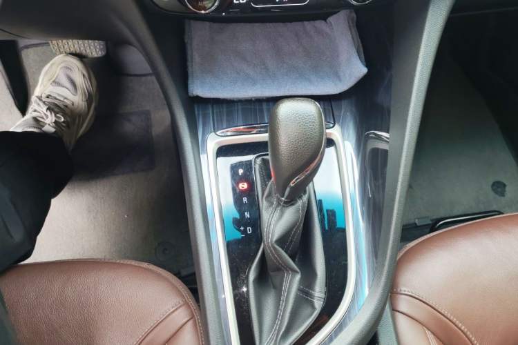 Used Buick GL6 2019 18T 6-Seater Connected Luxury Version China V Standard Gear Lever