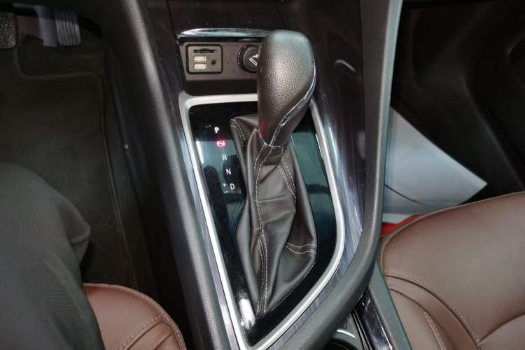 Used Buick GL6 2019 18T 6-Seater Connected Luxury Version China VI Standard Gear Lever