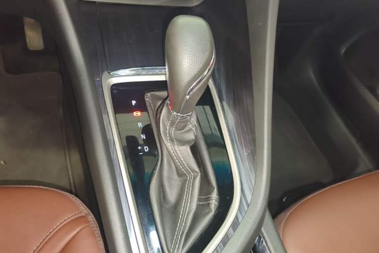 Used Buick GL6 2019 18T 6-Seater Connected Luxury Version China VI Standard Gear Lever