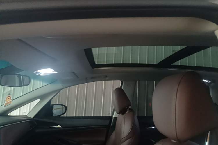 Used Buick GL6 2019 18T 6-Seater Connected Luxury Version China VI Standard Headliner