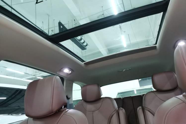 Used Buick GL6 2019 18T 6-Seater Connected Luxury Version China VI Standard Headliner