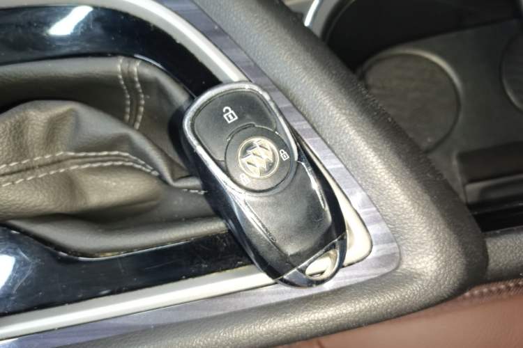 Used Buick GL6 2019 18T 6-Seater Connected Luxury Version China VI Standard Interior 1