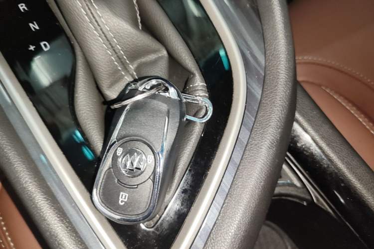 Used Buick GL6 2019 18T 6-Seater Connected Luxury Version China VI Standard Interior 1