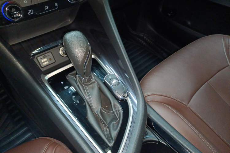 Used Buick GL6 2019 18T 6-Seater Connected Luxury Version China VI Standard Interior 1