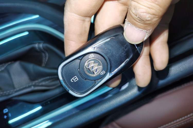 Used Buick GL6 2019 18T 6-Seater Connected Luxury Version China VI Standard Interior 1