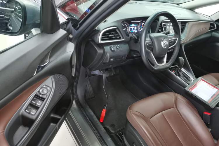 Used Buick GL6 2019 18T 6-Seater Connected Luxury Version China VI Standard Interior 3
