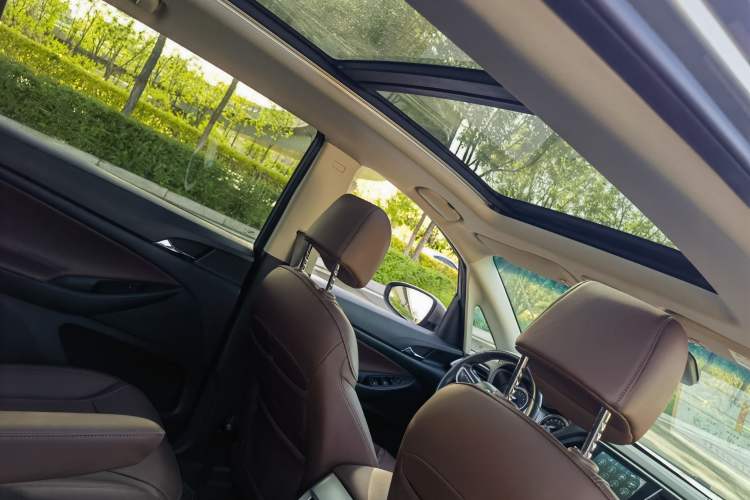 Used Buick GL6 2019 18T 6-Seater Connected Luxury Version China VI Standard Interior 4