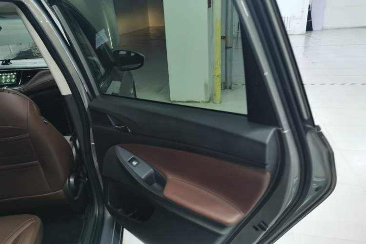 Used Buick GL6 2019 18T 6-Seater Connected Luxury Version China VI Standard Interior 6