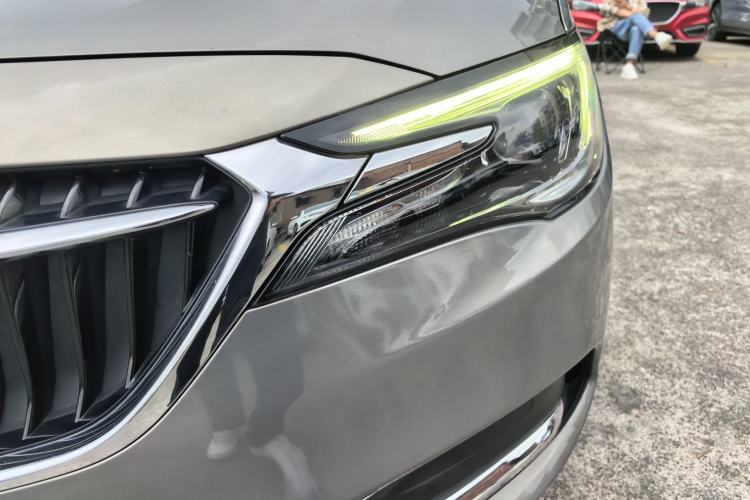 Used Buick GL6 2019 18T 6-Seater Connected Luxury Version China VI Standard Left Front Headlight