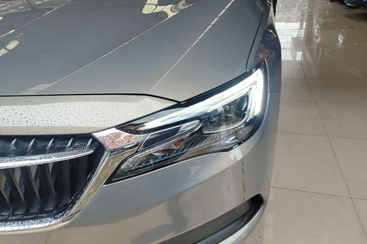 Used Buick GL6 2019 18T 6-Seater Connected Luxury Version China VI Standard Left Front Headlight