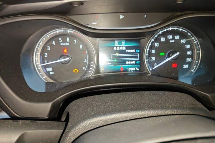 Used Buick GL6 2019 18T 6-Seater Connected Luxury Version China VI Standard Odometer Close Up