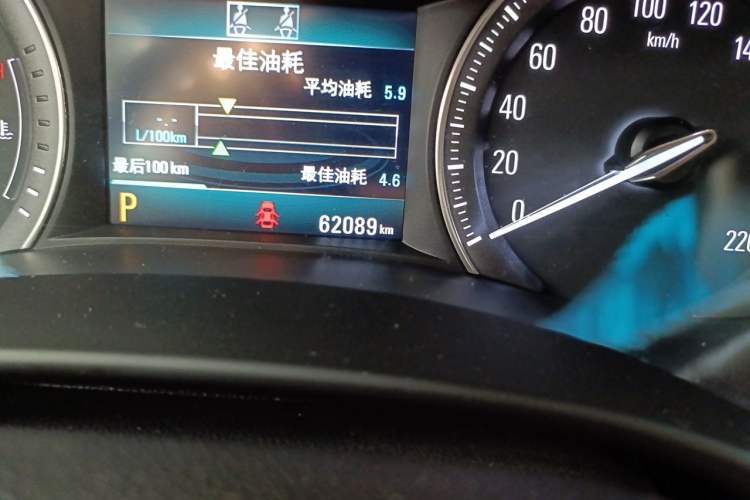 Used Buick GL6 2019 18T 6-Seater Connected Luxury Version China VI Standard Odometer Close Up
