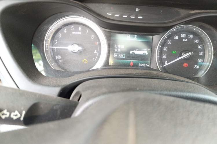 Used Buick GL6 2019 18T 6-Seater Elite Version China V Standard Odometer Close Up