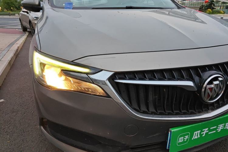 Used Buick GL6 2019 18T 6-Seater Connected Luxury Version China VI Standard Right Front Headlight