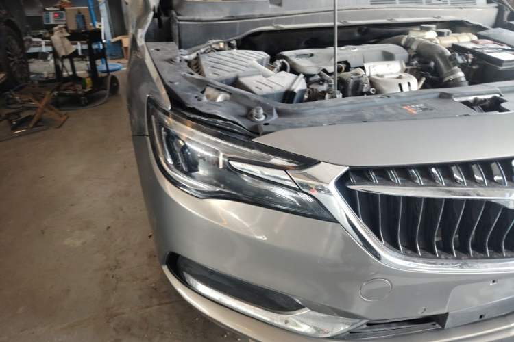 Used Buick GL6 2019 18T 6-Seater Elite Version China VI Standard Right Front Headlight