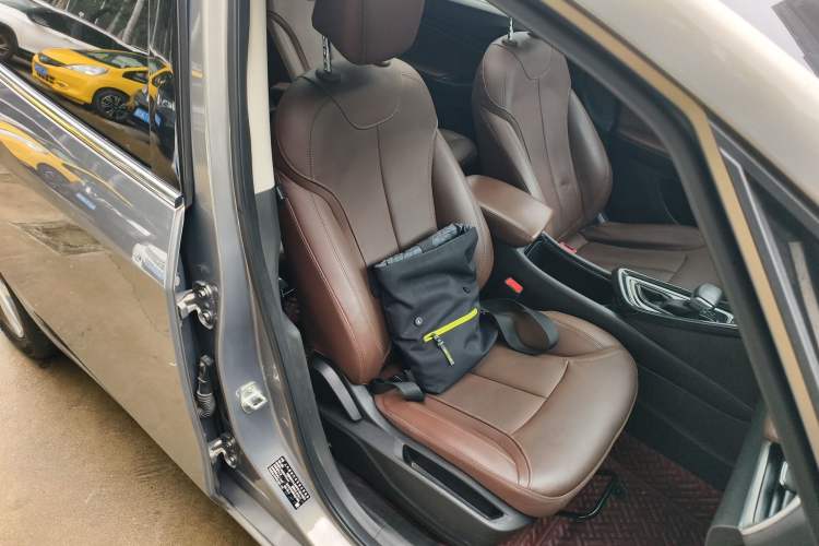 Used Buick GL6 2019 18T 6-Seater Connected Luxury Version China V Standard Right Front Seat