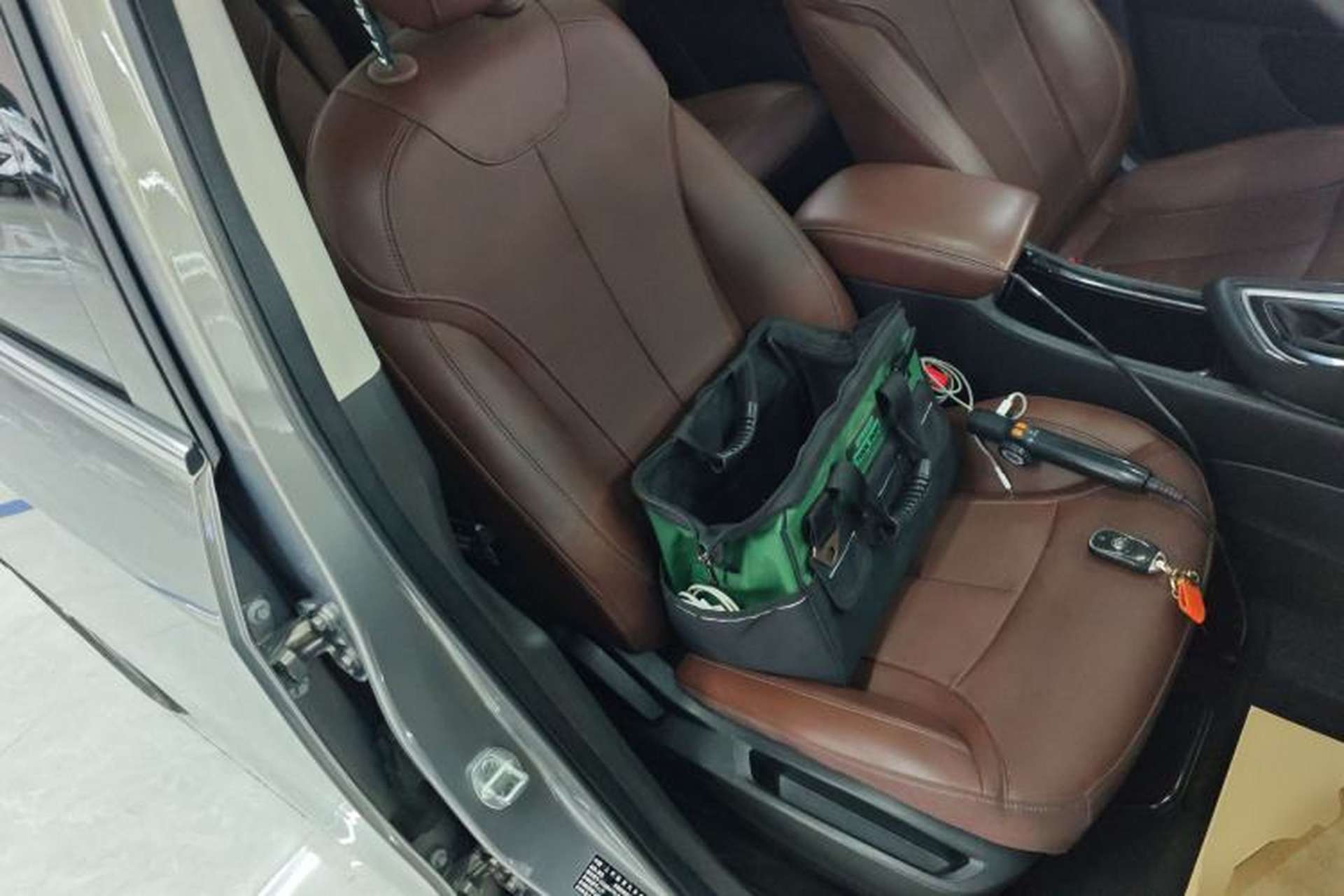 Used Buick GL6 2019 18T 6-Seater Connected Luxury Version China VI Standard Right Front Seat