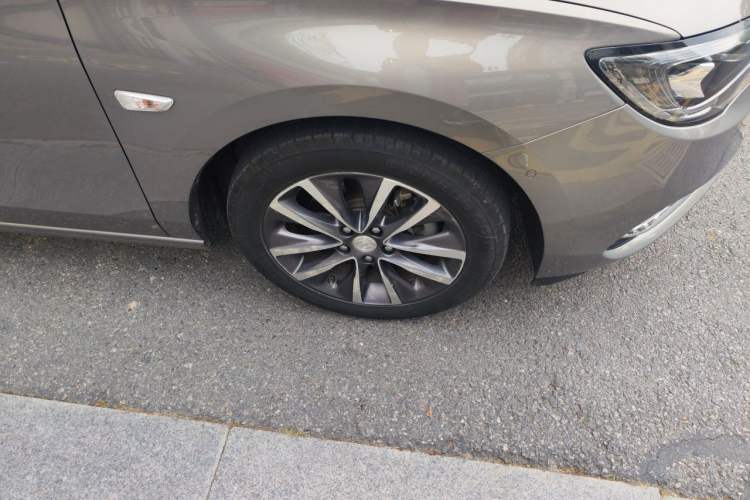Used Buick GL6 2019 18T 6-Seater Connected Luxury Version China V Standard Right Front Wheel Hub