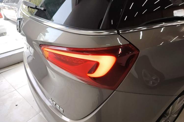 Used Buick GL6 2019 18T 6-Seater Connected Luxury Version China VI Standard Right Rear Taillight
