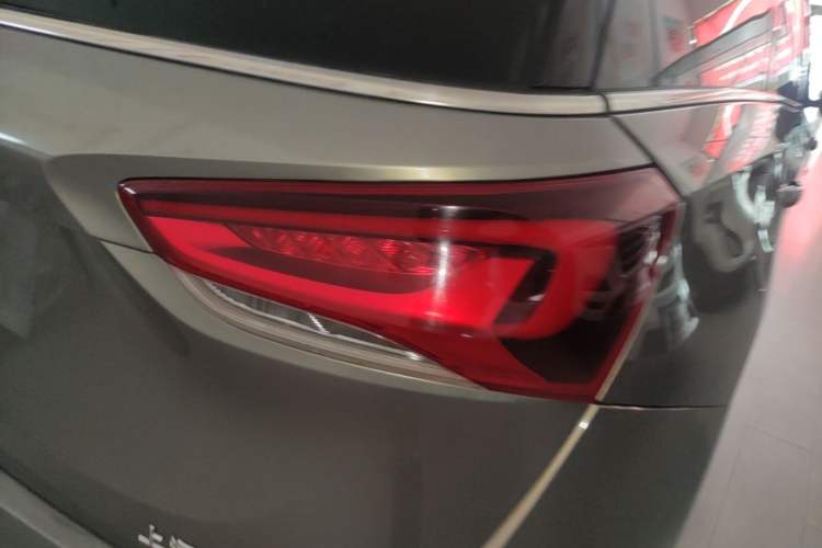 Used Buick GL6 2019 18T 6-Seater Elite Version China VI Standard Right Rear Taillight