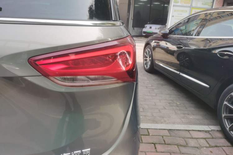 Used Buick GL6 2019 18T 6-Seater Connected Luxury Version China VI Standard Right Rear Taillight