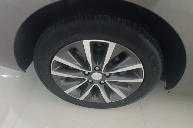 Used Buick GL6 2019 18T 6-Seater Connected Luxury Version China VI Standard Right Rear Wheel Hub