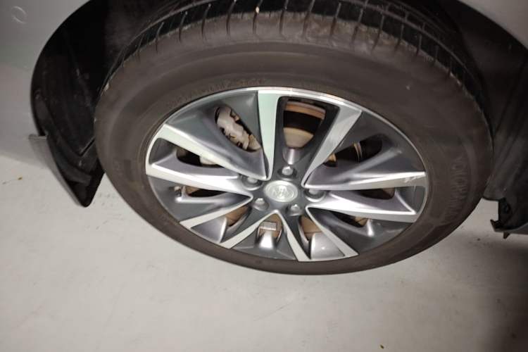 Used Buick GL6 2019 18T 6-Seater Connected Luxury Version China V Standard Right Rear Wheel Hub